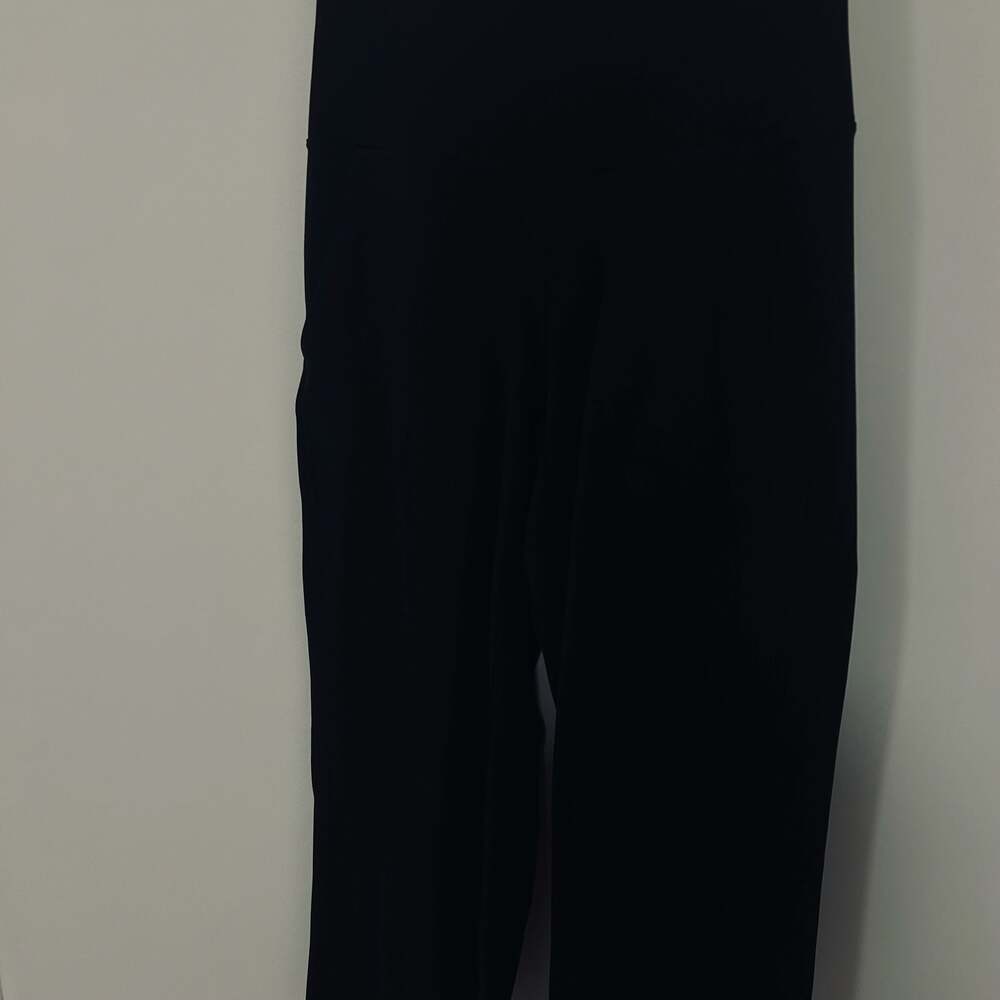 Vintage lululemon flare leggings - cropped- yoga women’s size 2 - Picture 3 of 6